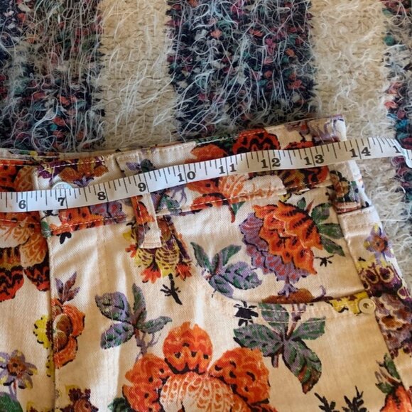 Anthropologie Pilcro Floral High Rise Cigarette Jeans -- Size 28 - Picture 8 of 8